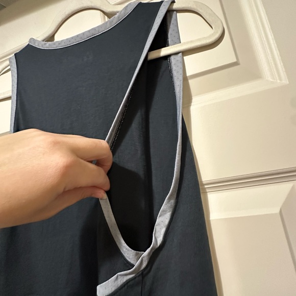 Under Armour Tank Top - Picture 5 of 5